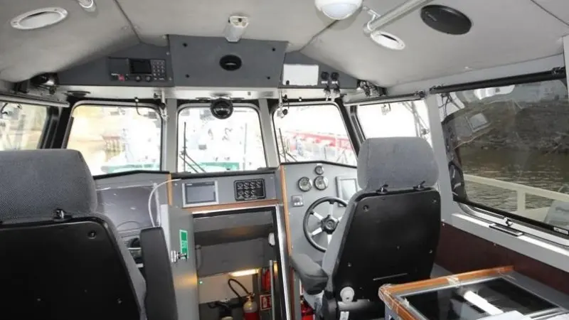 Watercat 1200 small cockpit