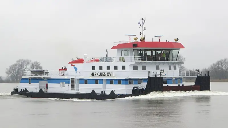 'Herkules XVII' is one of two similar vessels for operation in Paraguay  (Damen)