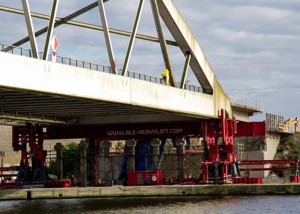 The height allowance of the bridge for vessels to pass under was increased by 2.4m