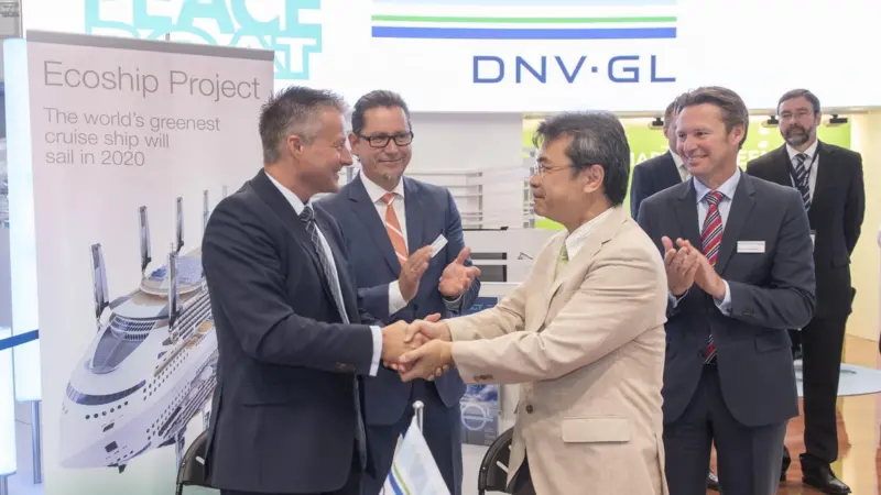 Peace Boat and DNV GL signed the MOU at SMM