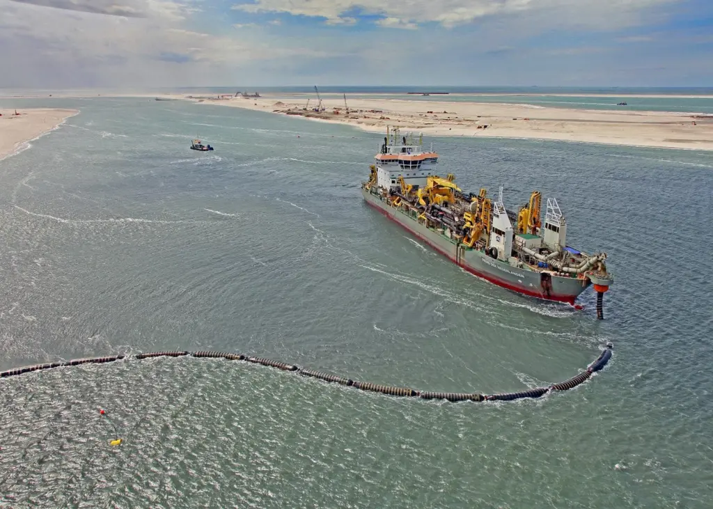 00_50872_MJNOV16Dredging-Boskalis