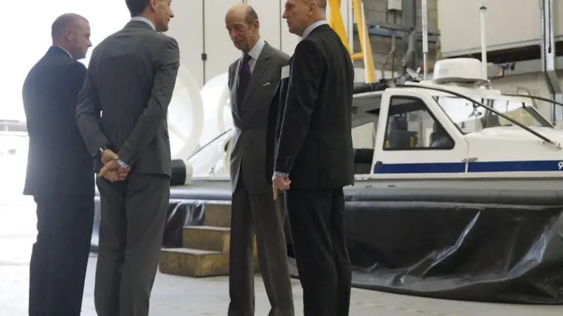 Duke of Kent viewing new 995ED