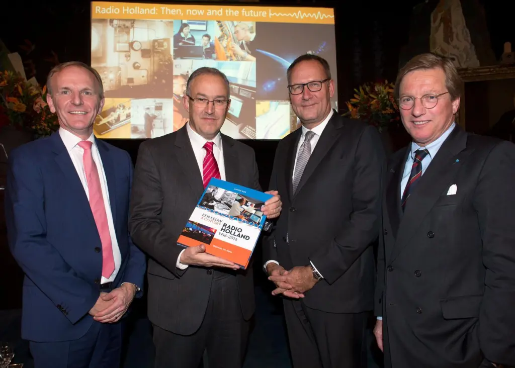 The Mayor was presented with the first edition of ‘A century Radio Holland, 1916-2016’
