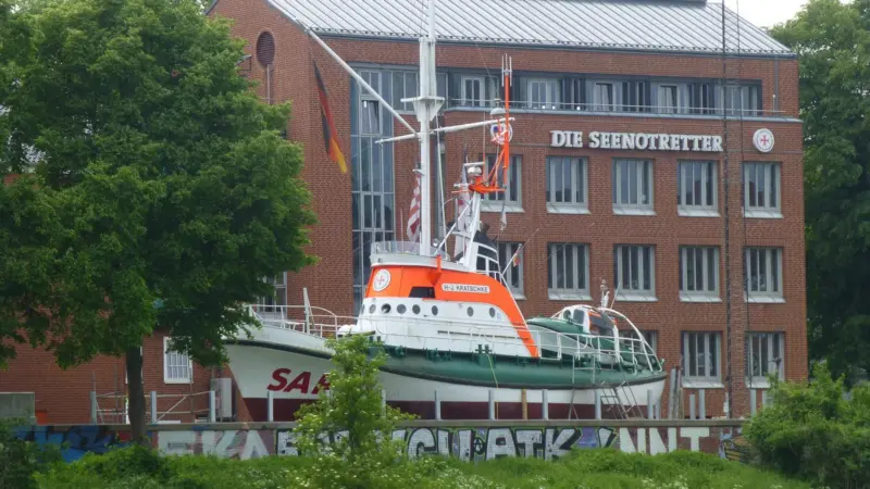 DGzRS HQ and home shipyard in Bremen (Photo:Tom Todd)