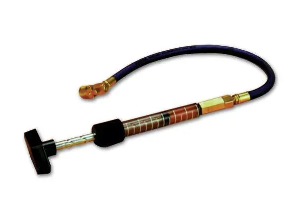 Spot hydraulic leaks with Spectroline's injector set