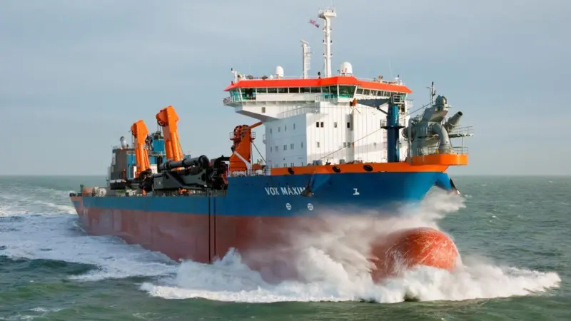 00_51054_MJJAN17Dredging-Van-Oord