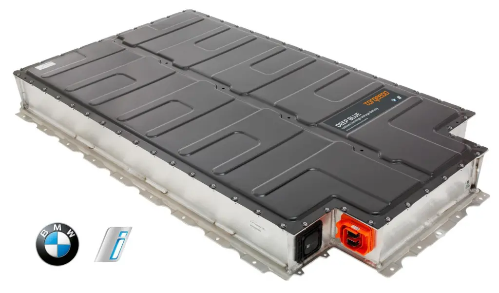 The new BMW i high-voltage battery has been adapted to work reliably with the Deep Blue system