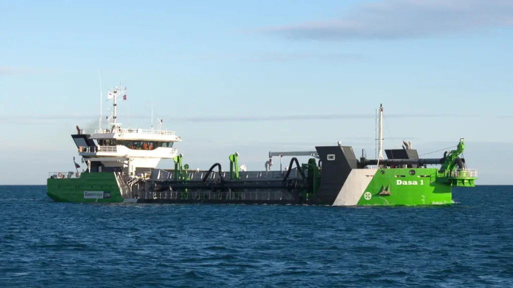 IHC sold a trailing suction hopper dredger (TSHD) Easydredge 2700 from stock
