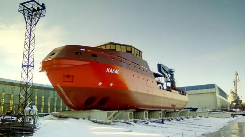 'Kalas' is prepared for its launching at Nevsky Shipyard (Nevsky)