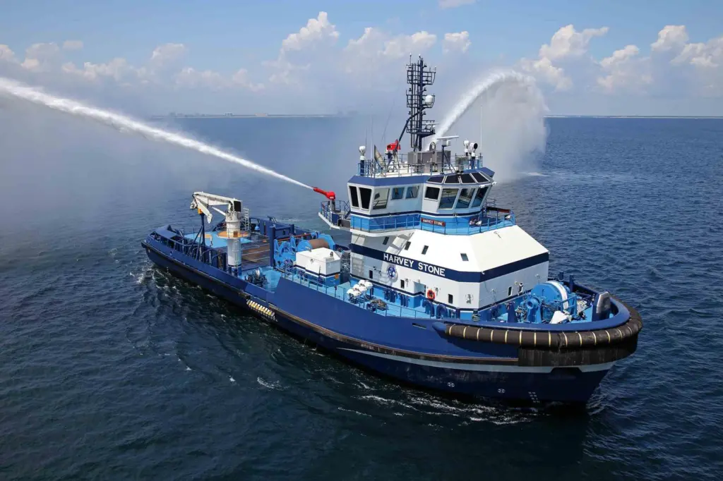 'Harvey Stone' demonstrates its fire-fighting capabilities (RAL)