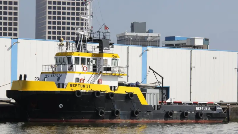 'Neptun 11' is available for towing work for its journey to the Far East (Peter Barker)