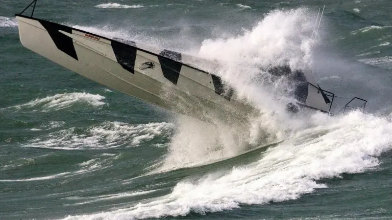 XSV has an innovative and unique hull form that allows it to operate in two distinct modes, fully planing and wavepiercing