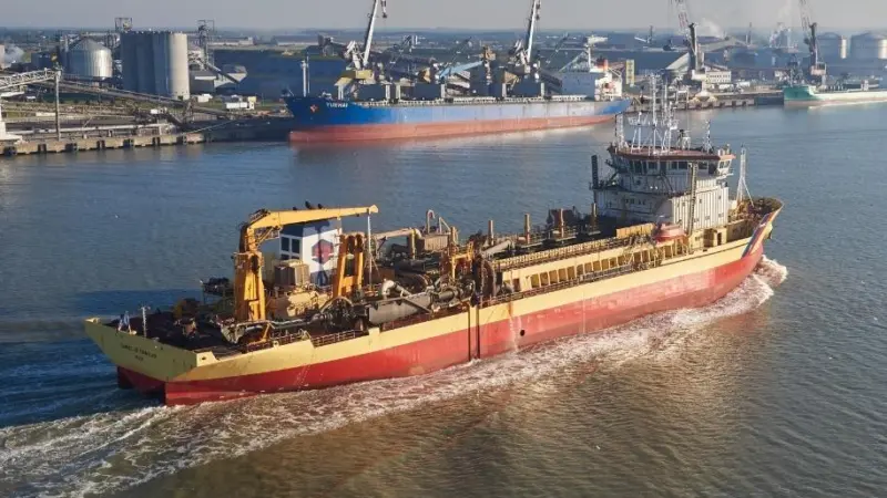 Dredger 'Samuel de Champlain' will be retrofitted with LNG propulsion by a yard yet to be decided  (©NSNP-A.Bocquel)