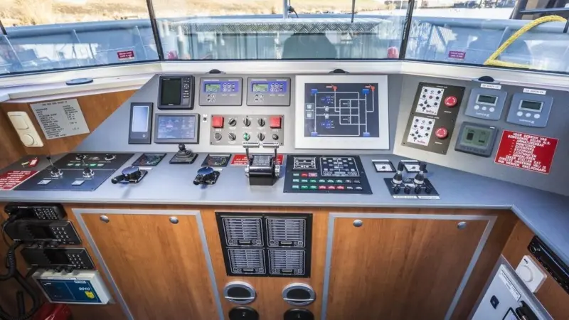 Bridge of the newly launched 'Jan van der Heyde IV'