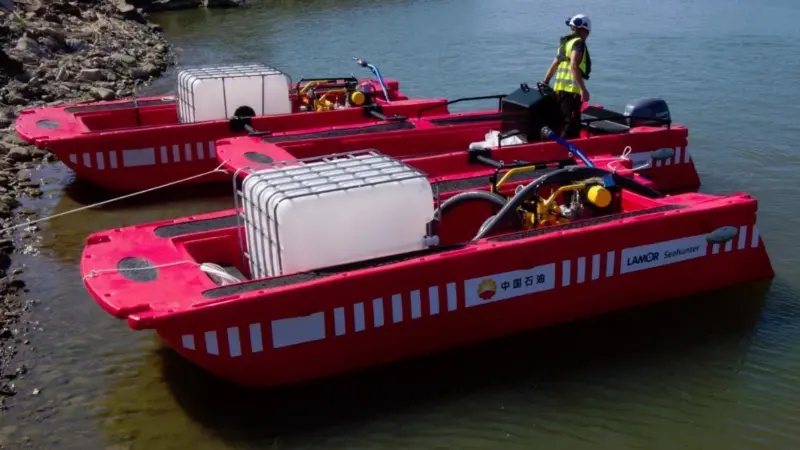 The Lamor Seahunter can carry up to seven passengers and is easily transported on trailers