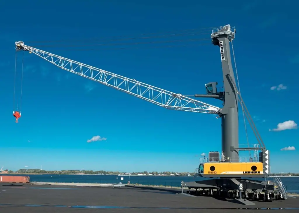 Liebherr mobile harbour crane type LHM 550