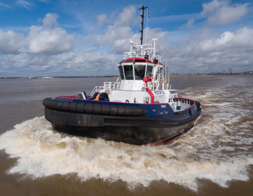 Fendering to the usual high standard for a shiphandling tug is included (RAL)