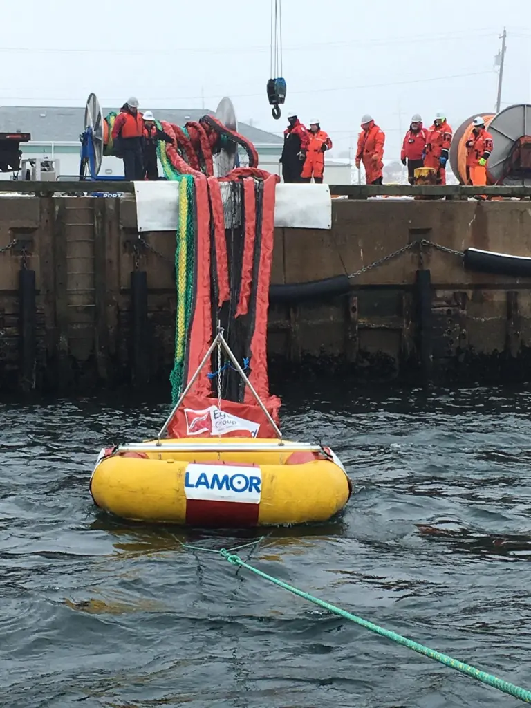 The demo of Lamor’s Marine Oil Spill Sweeper LMOS 15 Speed Skimming system was completed in cooperation with Lamor’s local representative, Griffin Engineered Systems
