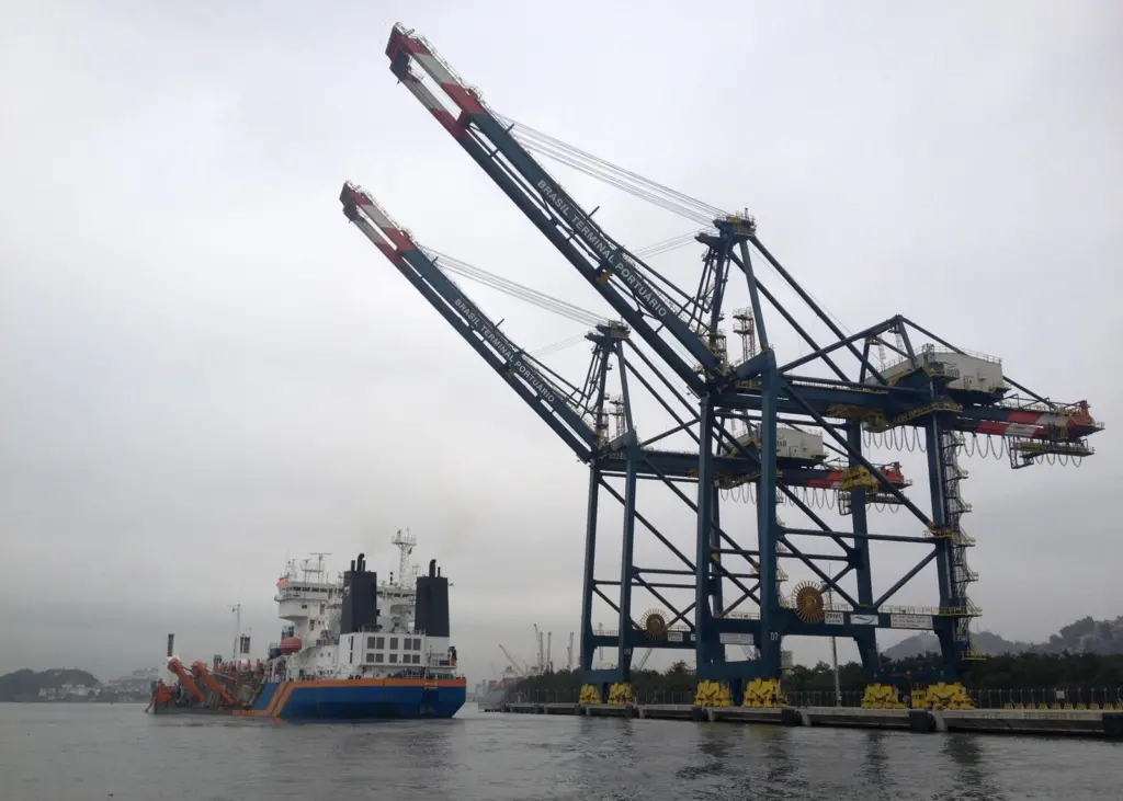 00_51345_MJAPR17Dredging-Van-Oord
