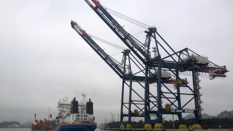 00_51345_MJAPR17Dredging-Van-Oord