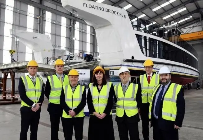 The Mainstay team in front of its last major contract: the new floating bridge for Cowes