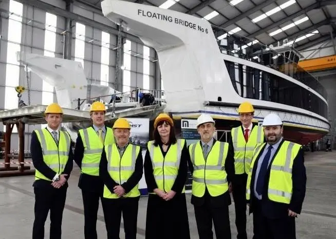 The Mainstay team in front of its last major contract: the new floating bridge for Cowes
