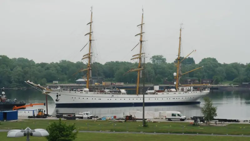Gorch Fock: out of action until 2018
