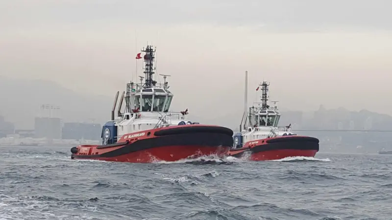 'RT Blackbeard' and 'RT Raptor' prepare for departure (Redwise)