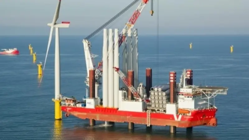 'MPI Discovery' is a state-of-the-art offshore installation vessel