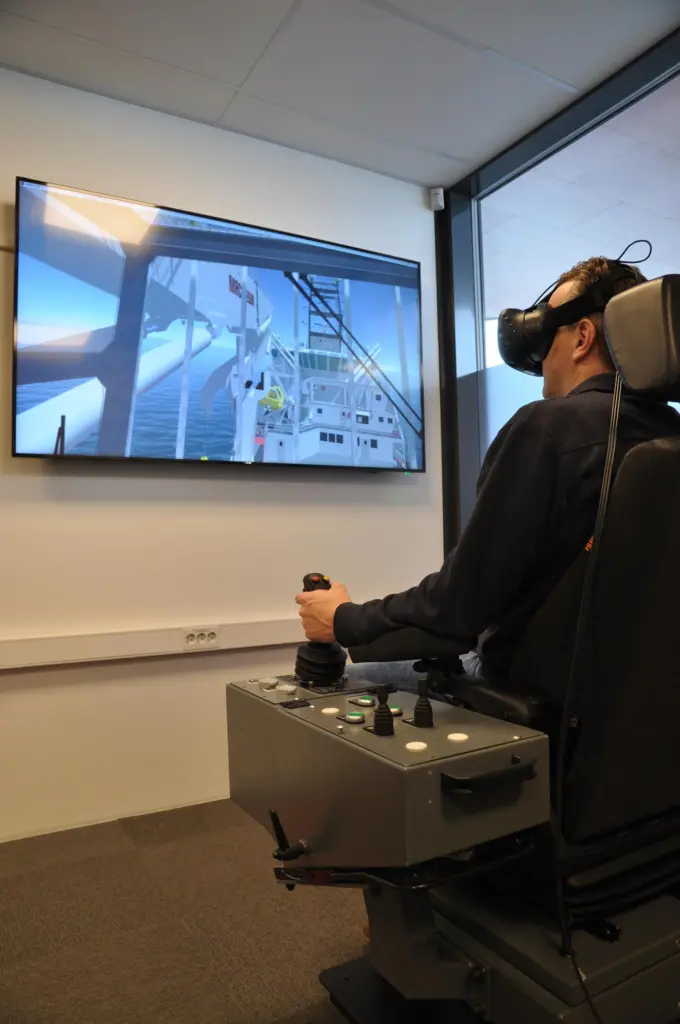 MacGregor: crane training on VR