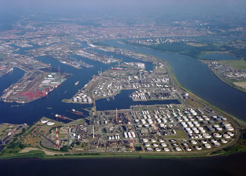 The Port of Antwerp is actively seeking a new investor for Churchill Dock
