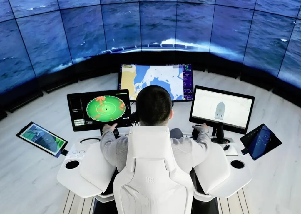 The Remote Operations Centre puts the skipper on a virtual bridge