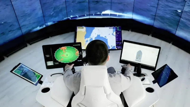 The Remote Operations Centre puts the skipper on a virtual bridge