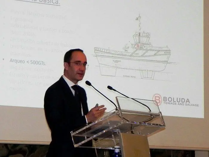 Mr Collado describes Boluda's technology advances with its Advanced Voith Tractor to Bureau Veritas (Boluda)