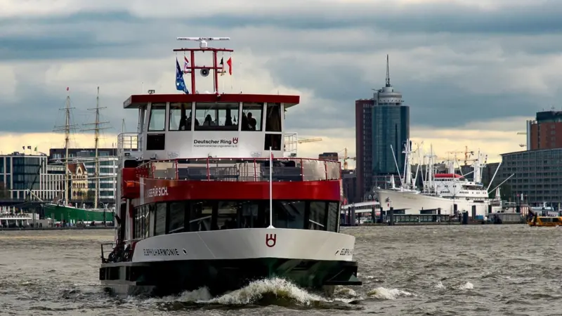 HADAG eco leader in service