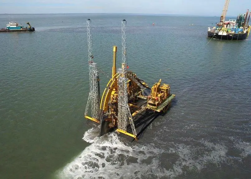 Jan De Nul’s cable installation barge DN120 and offshore cable installation vessel Isaac Newton played a key role