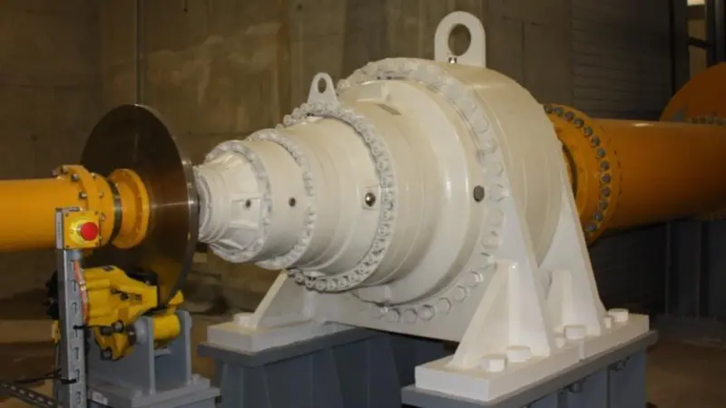 Klübersynth GH 6-320 was utilized in the bridge’s gearboxes