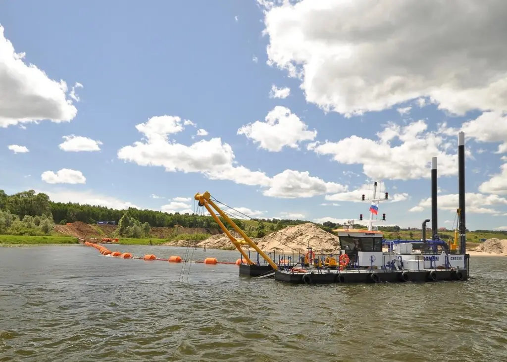 00_52135_MJOCT17Dredging-Damen