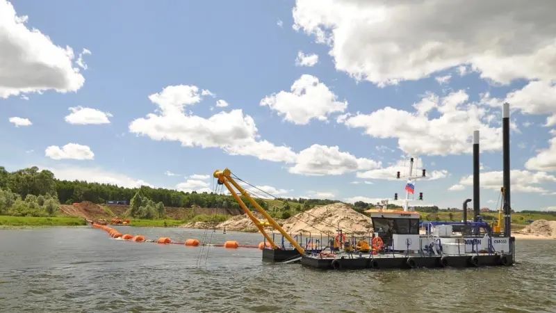 00_52135_MJOCT17Dredging-Damen
