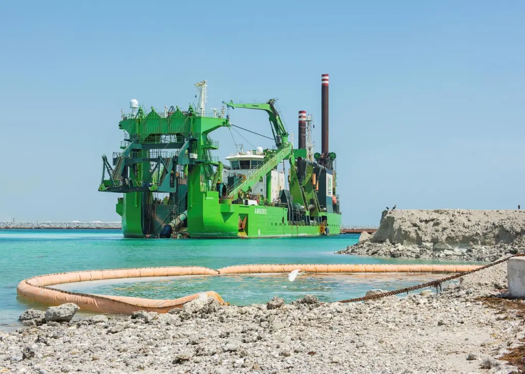 00_52136_MJOCT17Dredging-DEME