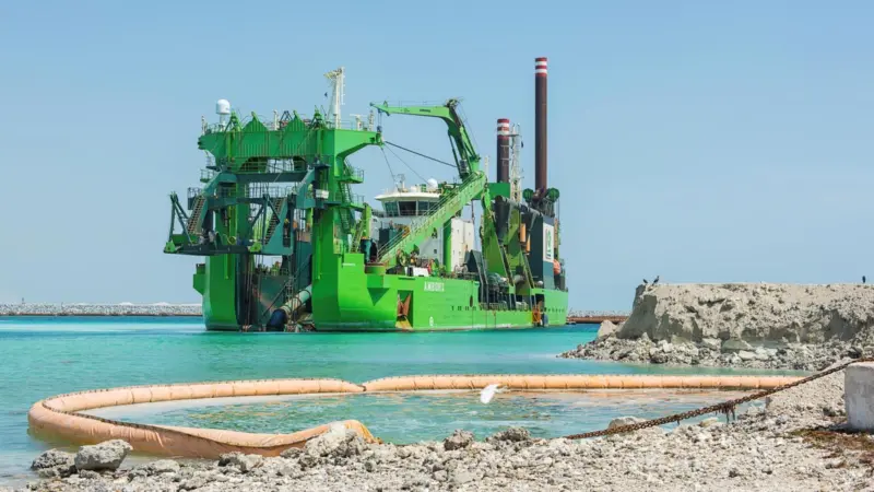 00_52136_MJOCT17Dredging-DEME