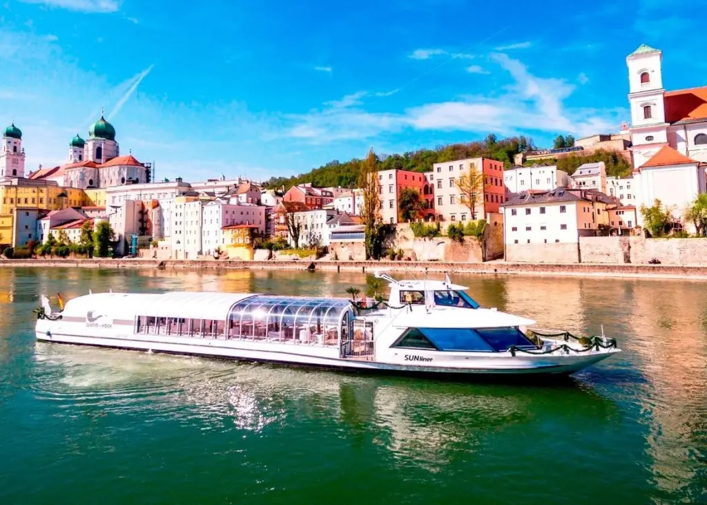 Bolle Shipyard had been chosen for the new ship because of its patent on the “Aquacabrio”.