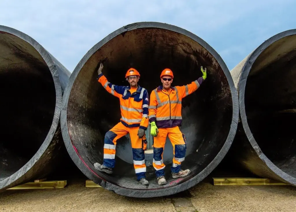 The seven large polyethylene pipes in lengths of up to 290 metres long each were rescued following an incident on 19 July