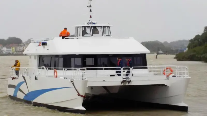 The design features spray deflecting chines and angular bulbous bows to increase the waterline length