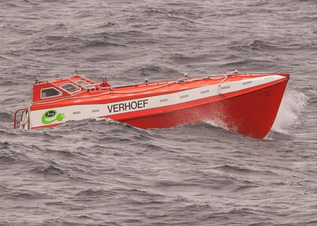 Verhoef electric FFLB at sea