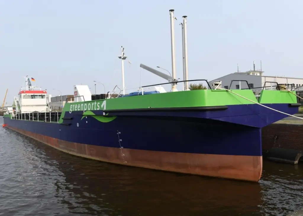Troubled greenports 1 waiting to enter service in Bremerhaven