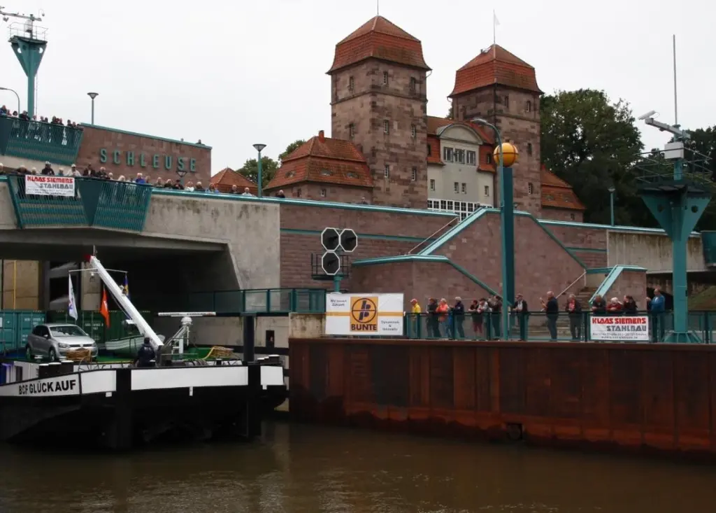 Minden lock adds a new dimension to European waterway transport  (Photo: WSV)