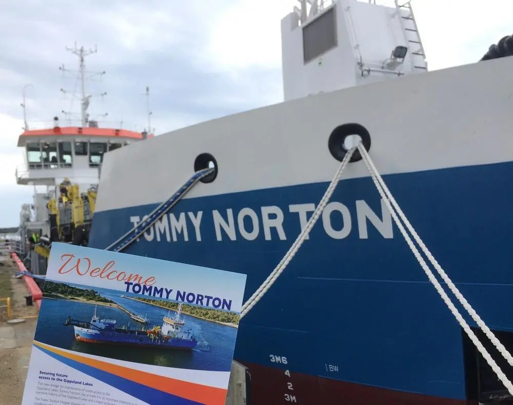 00_52277_Tommy-Norton-delivered-to-Gippsland-Ports_lowres