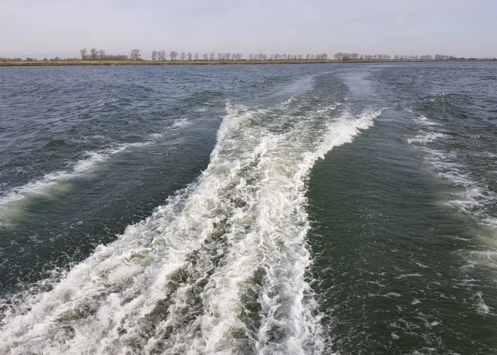 Hull Vane reduces the stern wave and develops forward thrust