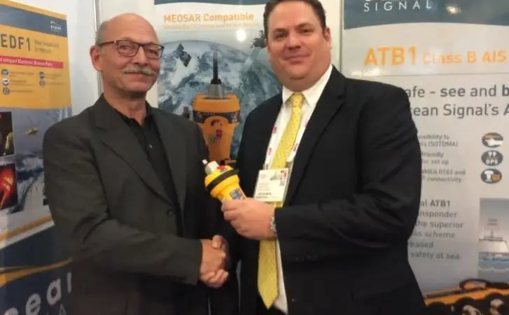 Niko Reisch, Managing Director, Nordwest-Funk (left) with James Hewitt, Sales and Marketing Manager, Ocean Signal, at METSTRADE